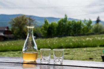 Mead vs. Ale: The Differences Between Ale and Mead