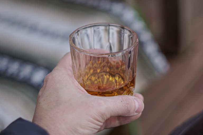 Whiskey On The Rocks What Is It? How Do You Drink It? Sound Brewery Homebrewing & Beer