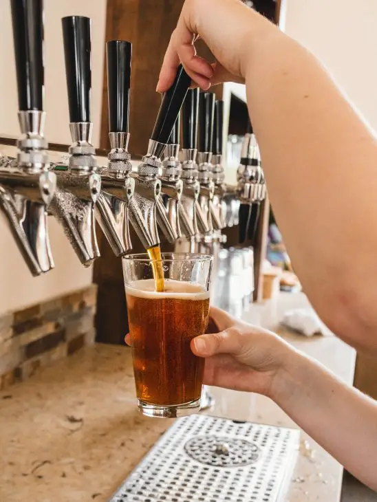 how to pour a beer